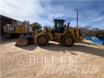 CAT 950M QC لوادر بعجل