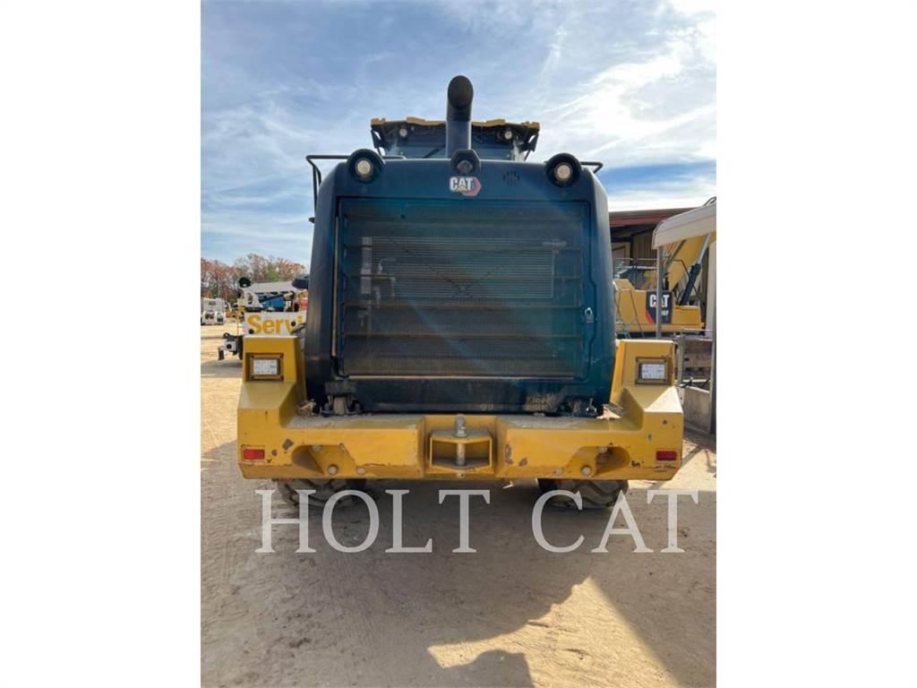 CAT 950M QC لوادر بعجل