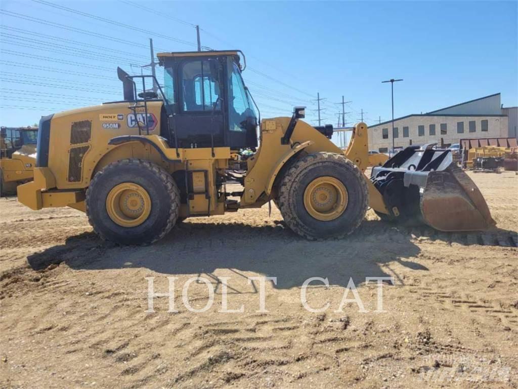 CAT 950M QC لوادر بعجل