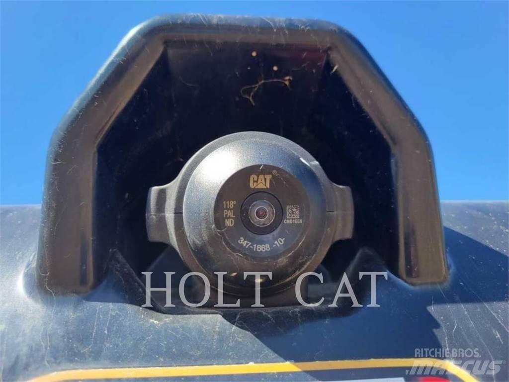 CAT 950M QC لوادر بعجل