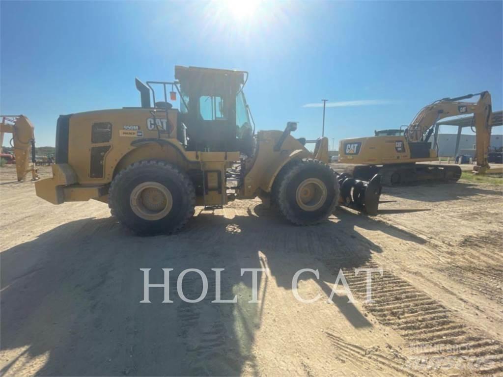 CAT 950M QC لوادر بعجل