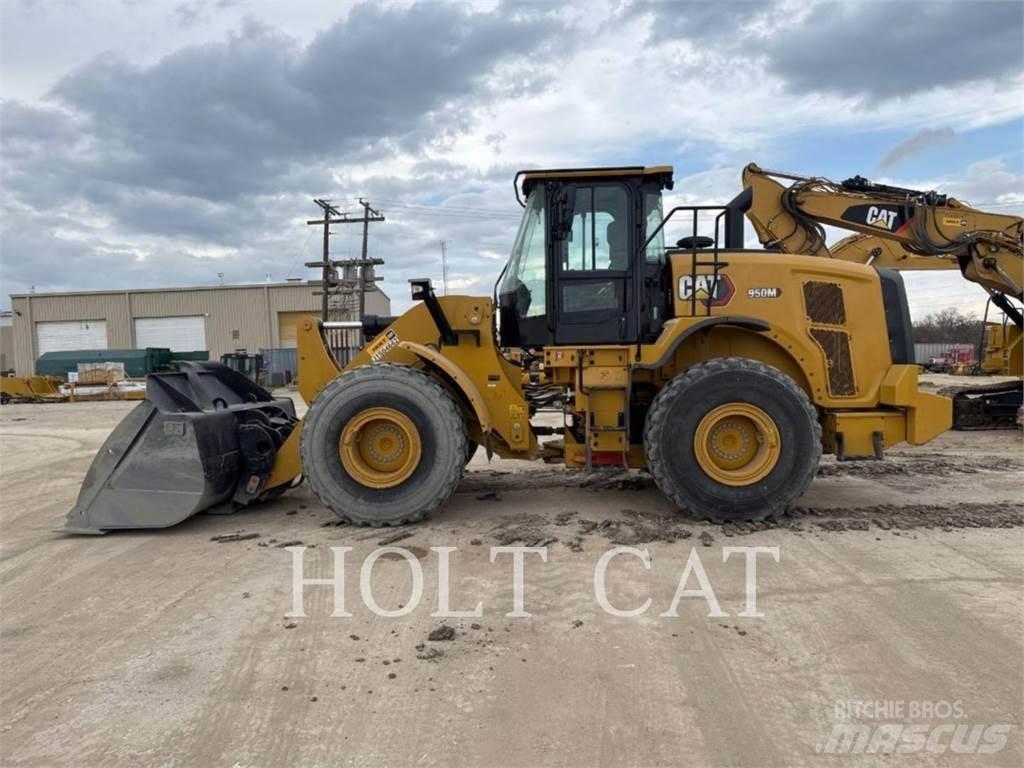 CAT 950M QC لوادر بعجل