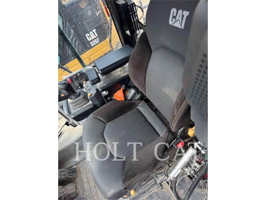 CAT 950M QC لوادر بعجل