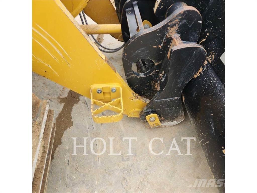 CAT 953 لوادر زحافة
