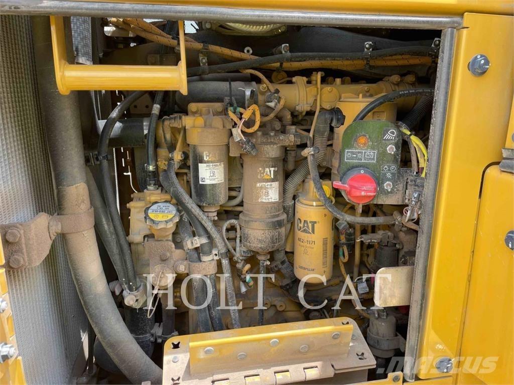 CAT 953 QC لوادر زحافة