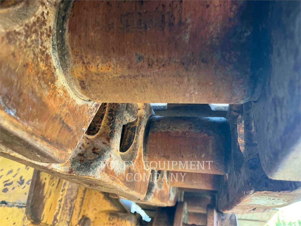 CAT 953C لوادر زحافة