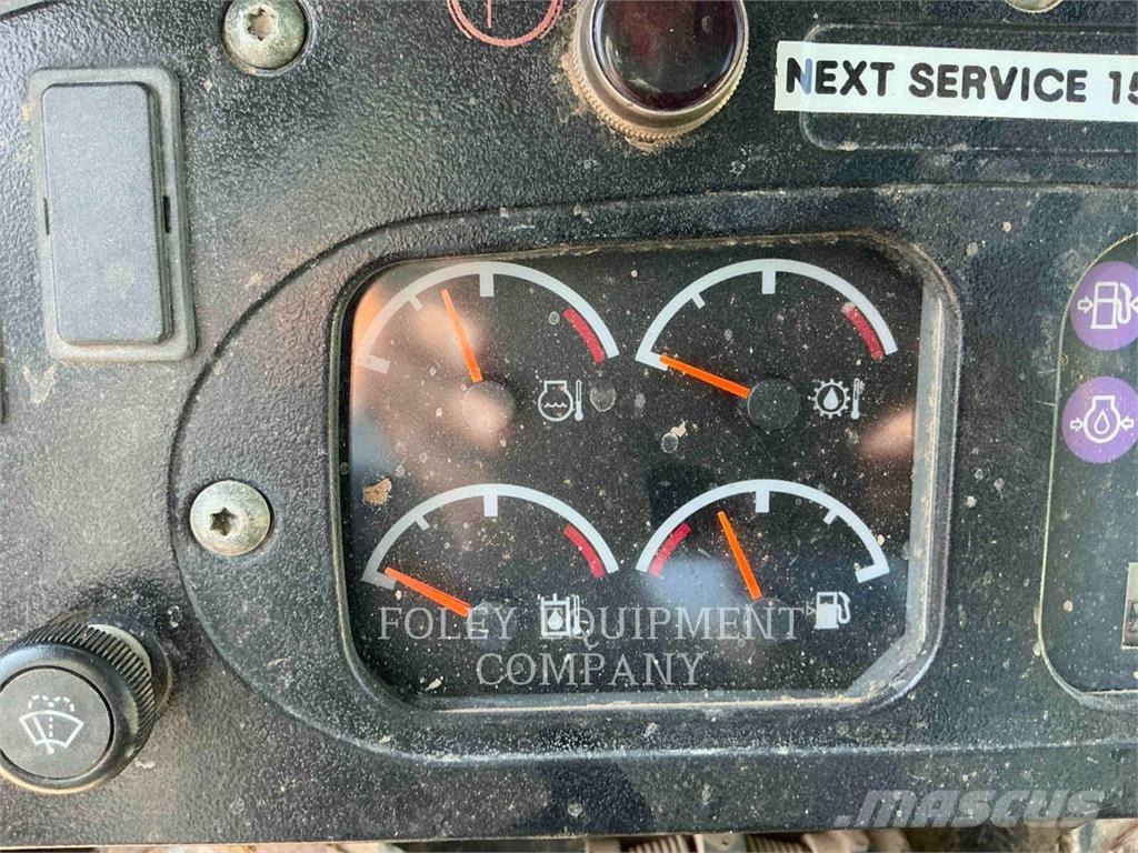 CAT 953C لوادر زحافة