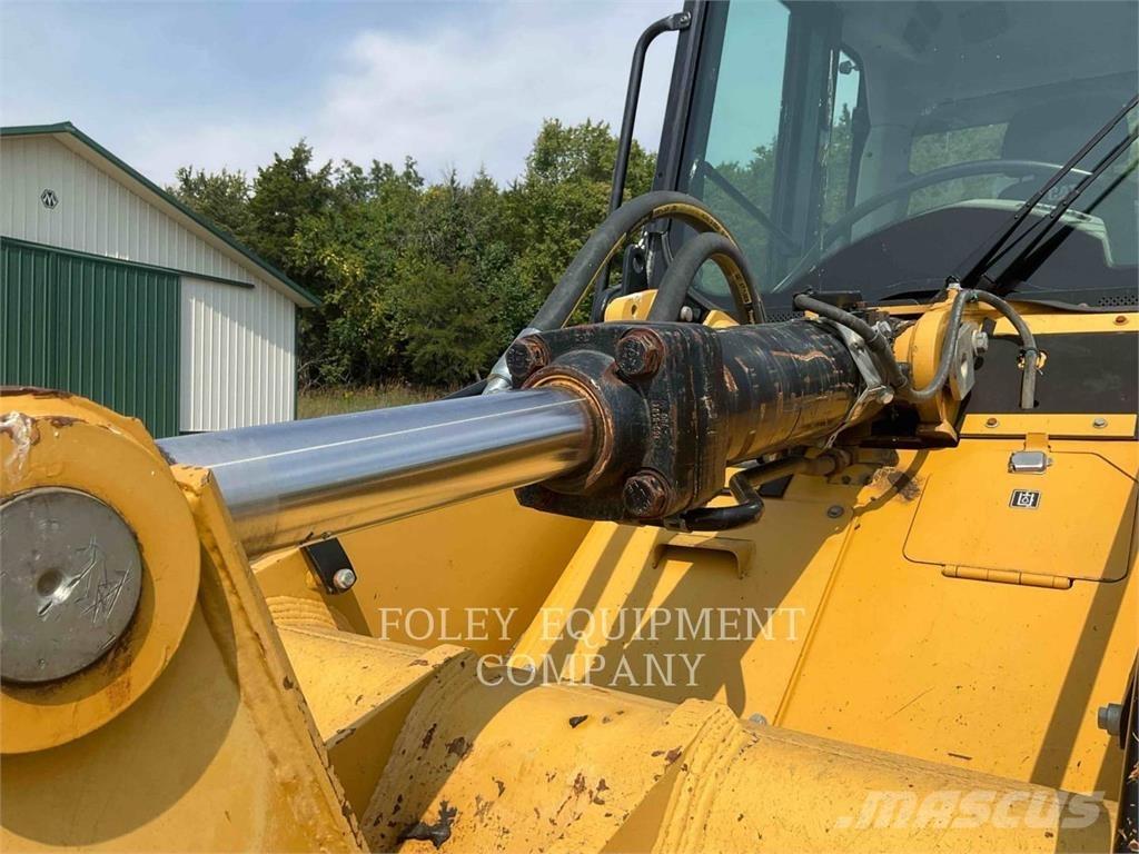 CAT 953D لوادر زحافة
