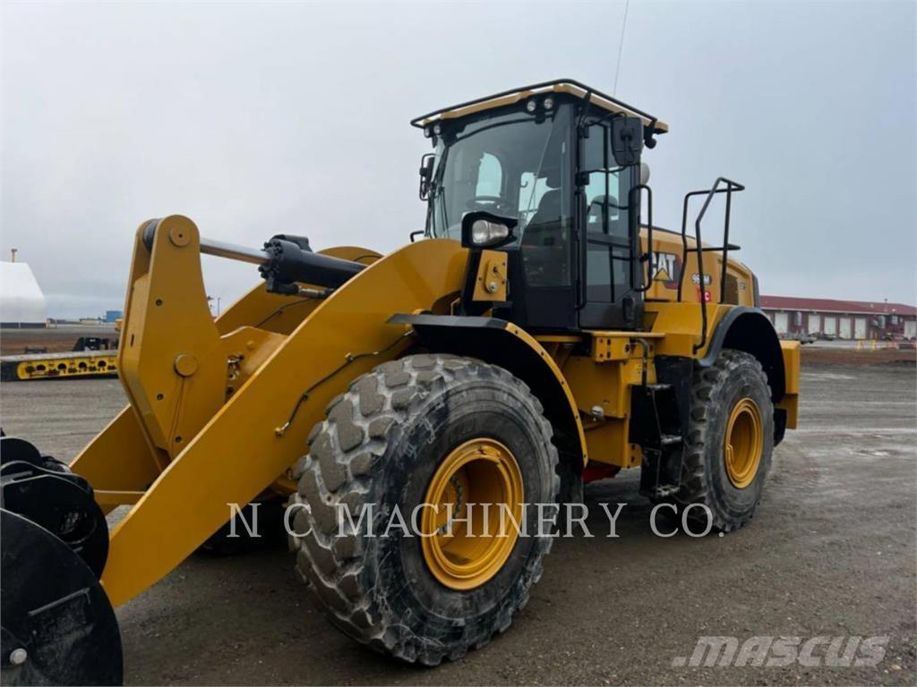 CAT 962M لوادر بعجل