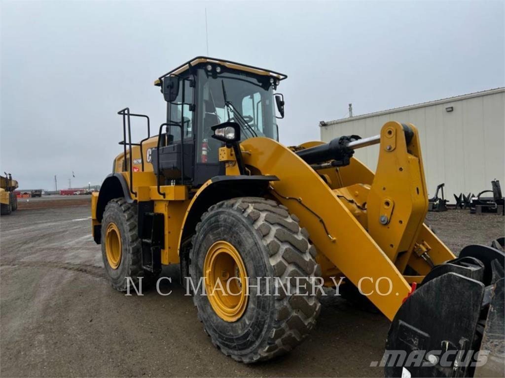 CAT 962M لوادر بعجل