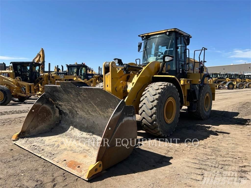 CAT 962M لوادر بعجل