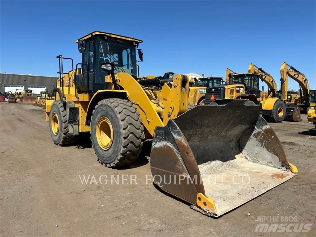 CAT 962M لوادر بعجل