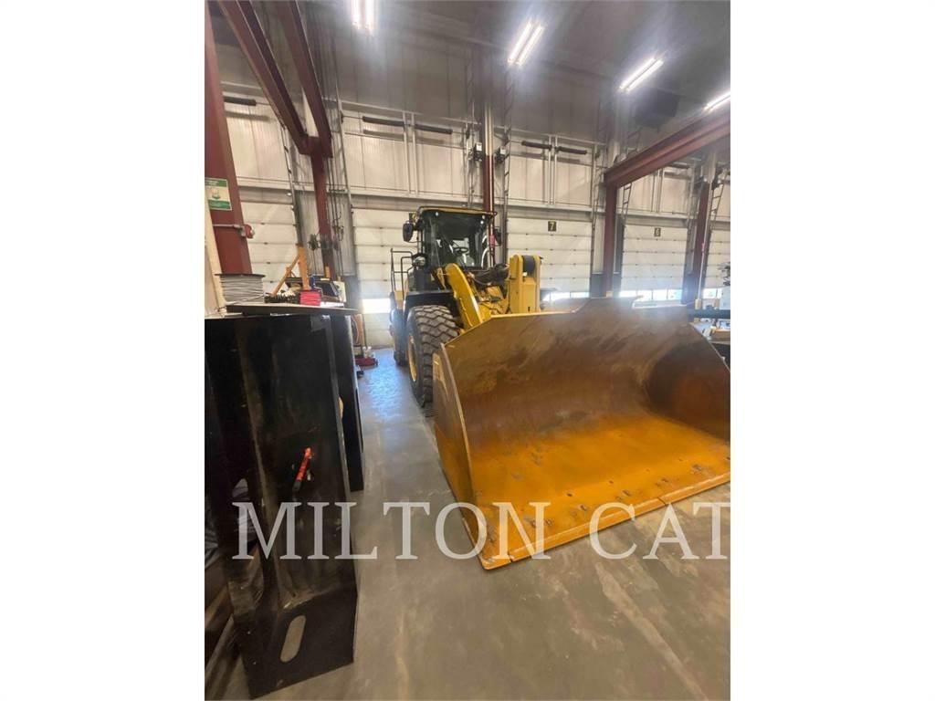 CAT 962M لوادر بعجل