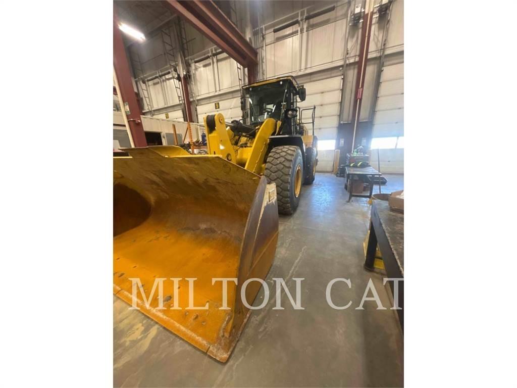CAT 962M لوادر بعجل