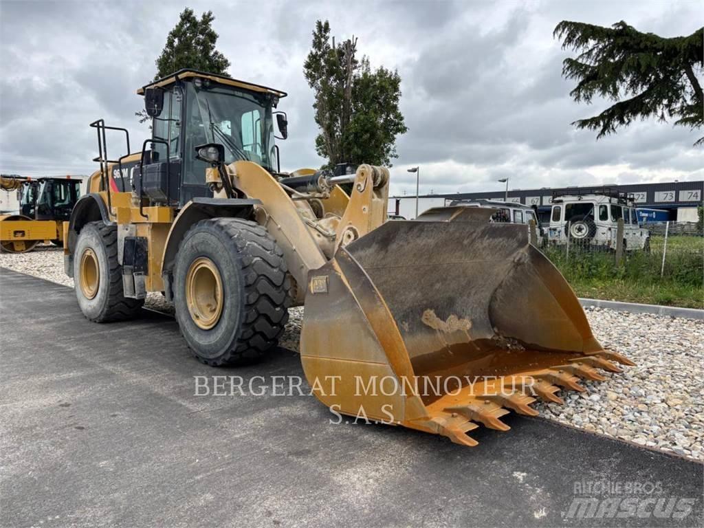 CAT 962M لوادر بعجل