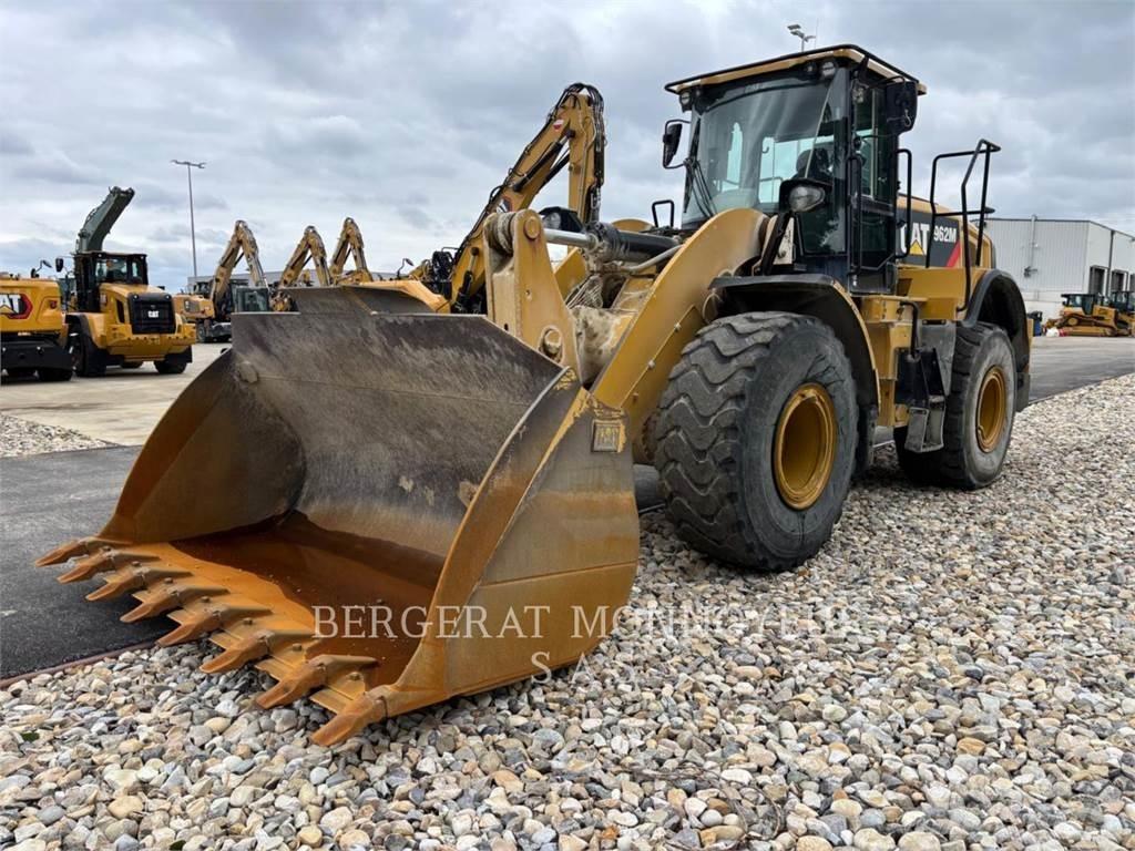 CAT 962M لوادر بعجل