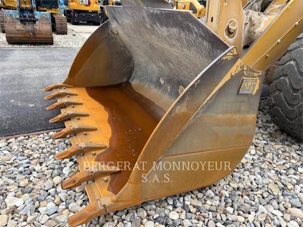 CAT 962M لوادر بعجل