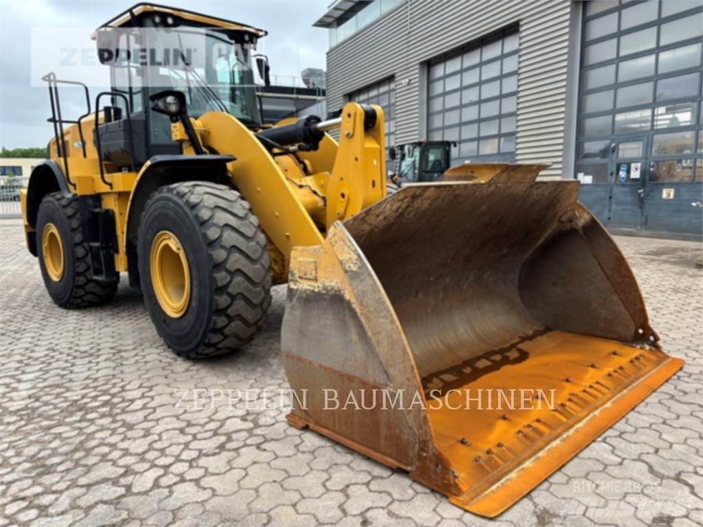 CAT 962M لوادر بعجل