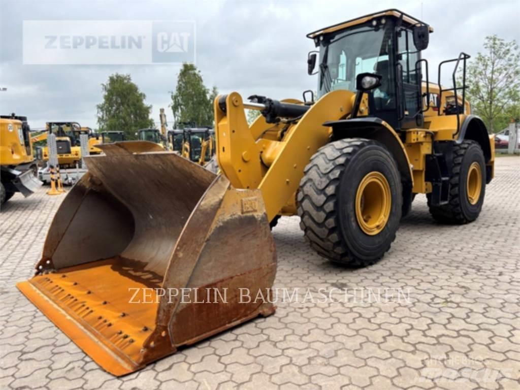 CAT 962M لوادر بعجل
