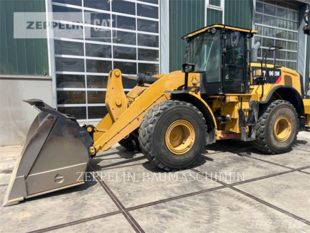 CAT 962M لوادر بعجل