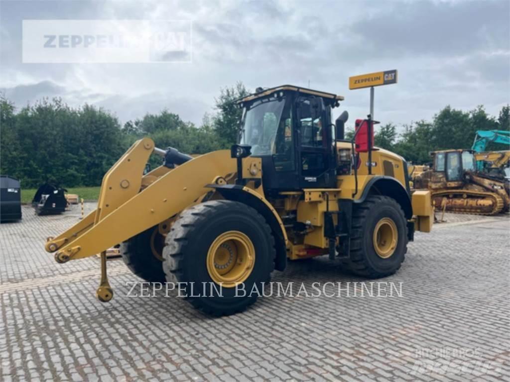 CAT 962M لوادر بعجل
