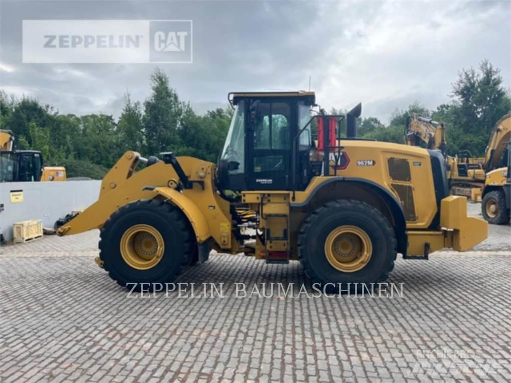 CAT 962M لوادر بعجل
