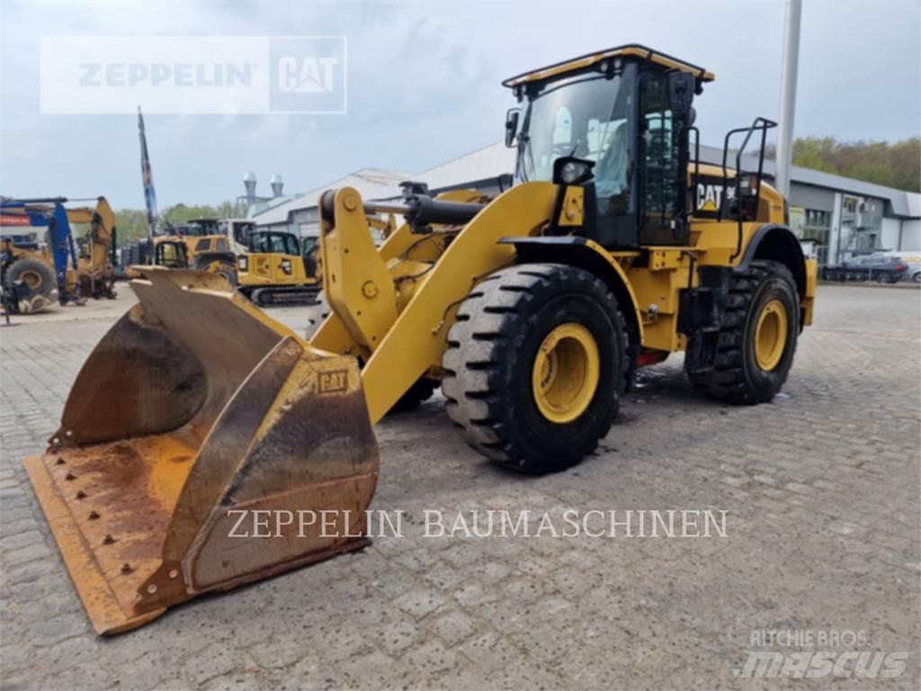 CAT 962M لوادر بعجل