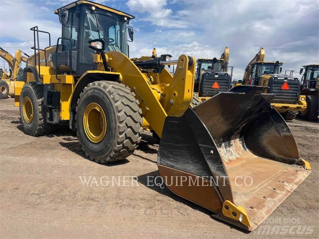 CAT 962M لوادر بعجل