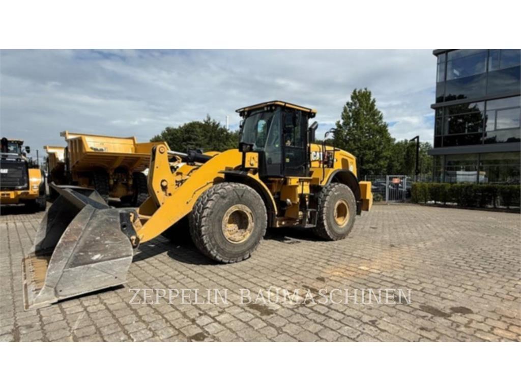 CAT 962M لوادر بعجل
