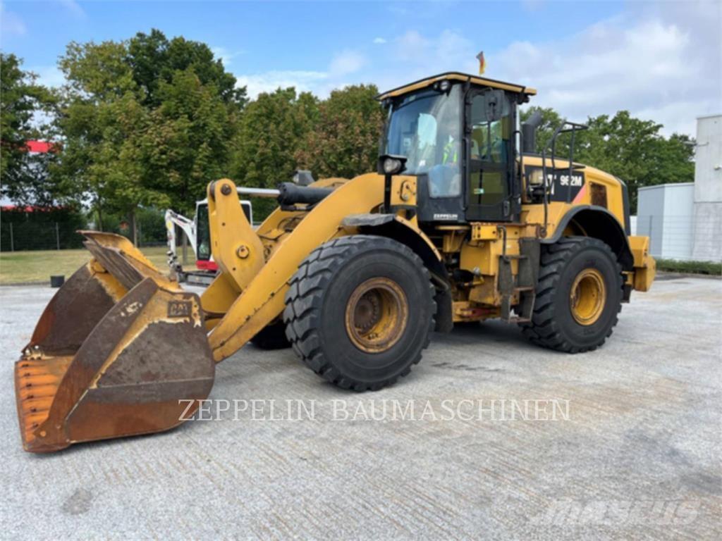 CAT 962M لوادر بعجل