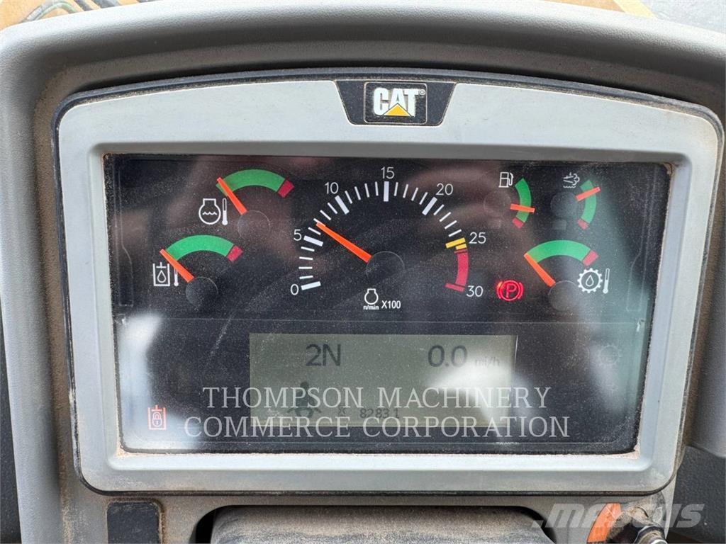 CAT 962M لوادر بعجل