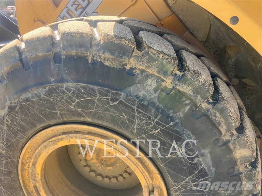 CAT 962M لوادر بعجل