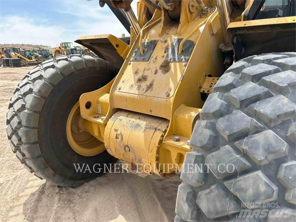 CAT 962M FC لوادر بعجل
