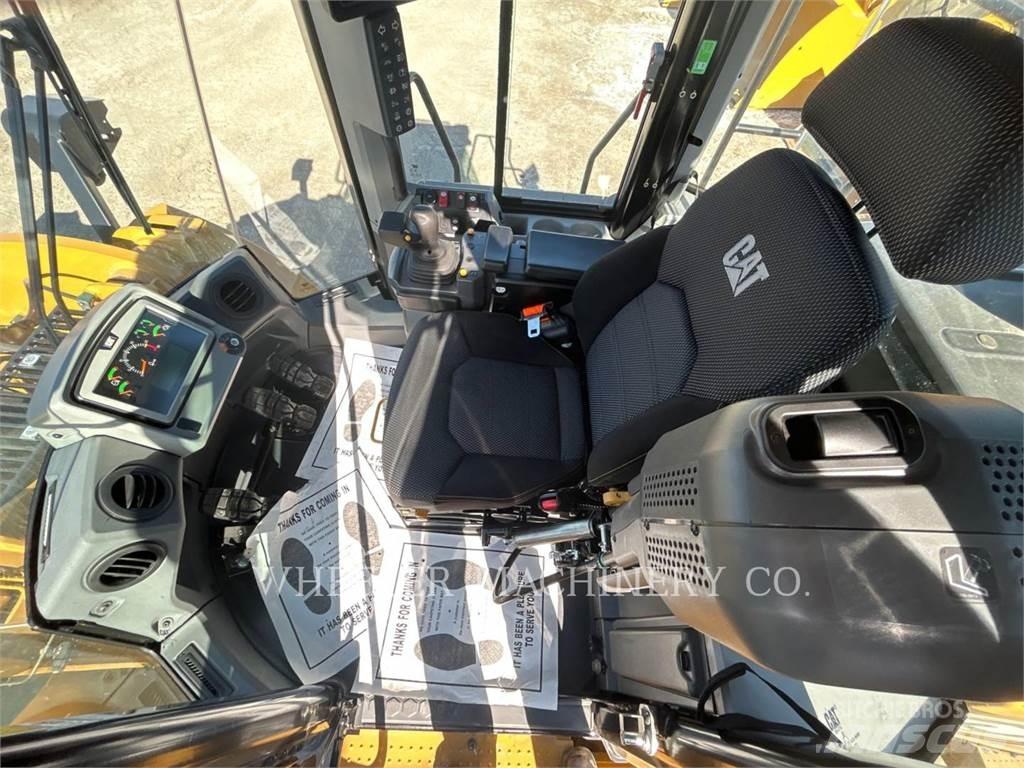 CAT 962M QC لوادر بعجل