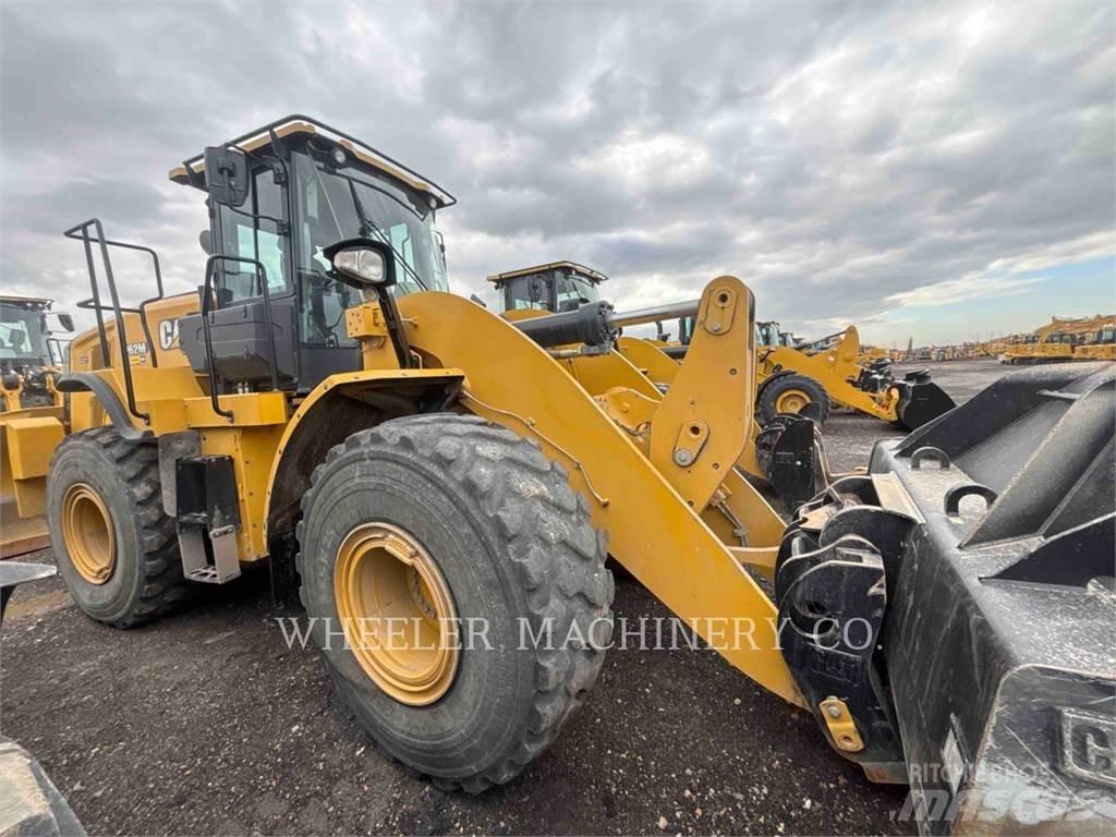 CAT 962M QC لوادر بعجل