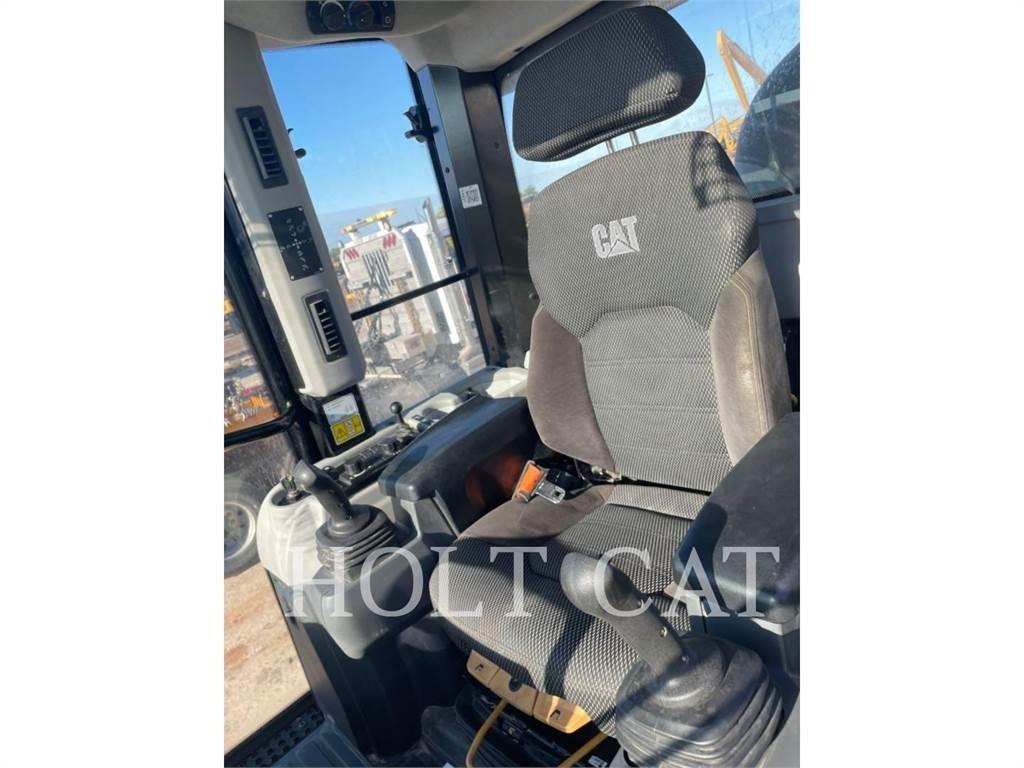 CAT 963 لوادر بعجل