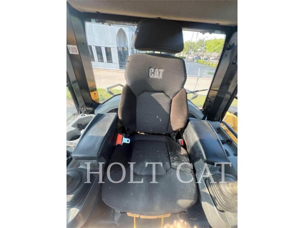 CAT 963 لوادر زحافة