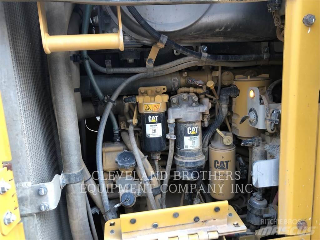 CAT 963K لوادر زحافة