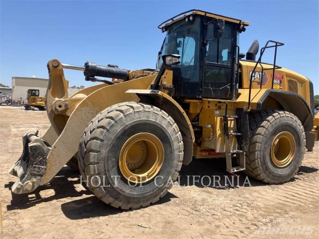 CAT 966 لوادر بعجل