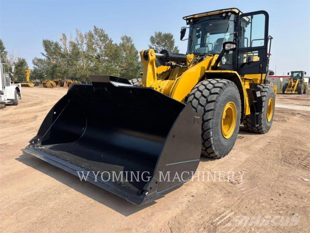 CAT 966 لوادر بعجل