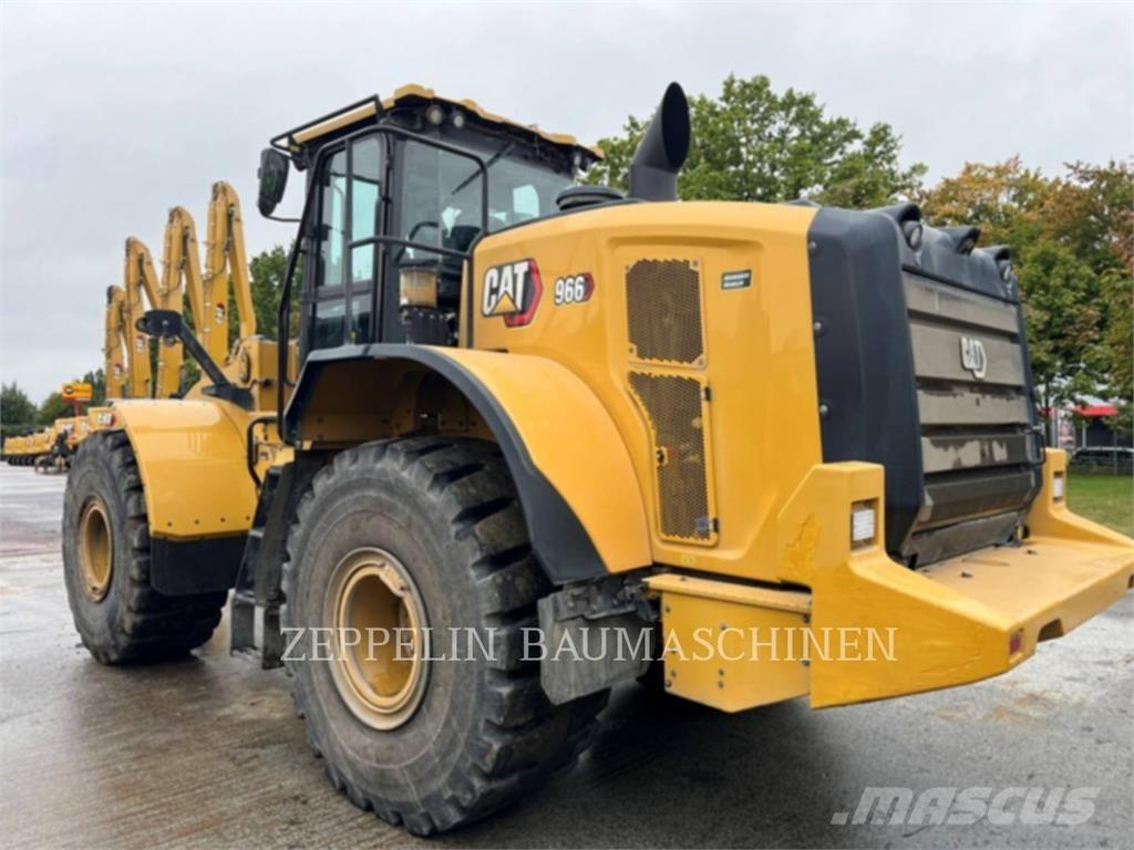 CAT 966 لوادر بعجل