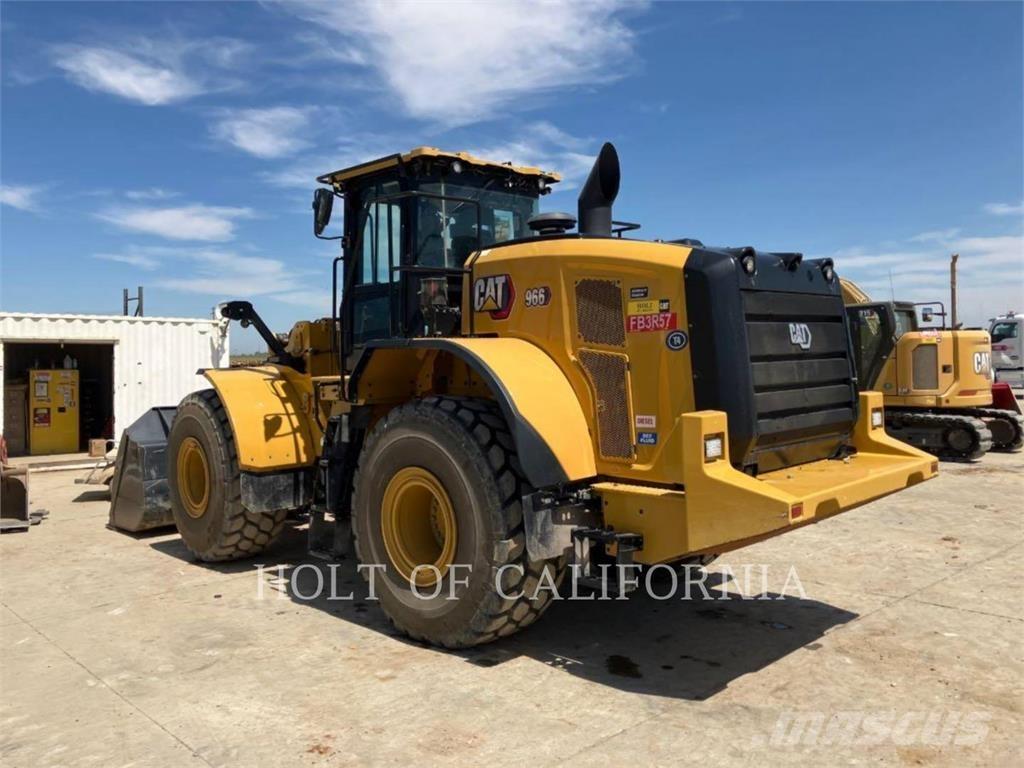 CAT 966 لوادر بعجل