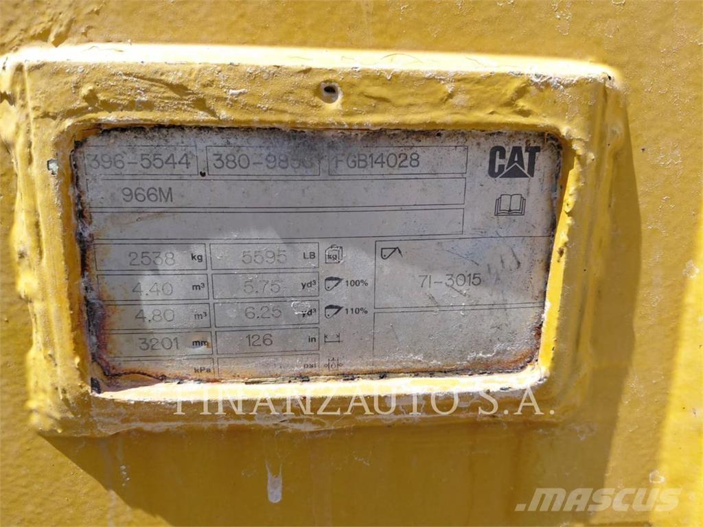 CAT 966 لوادر بعجل