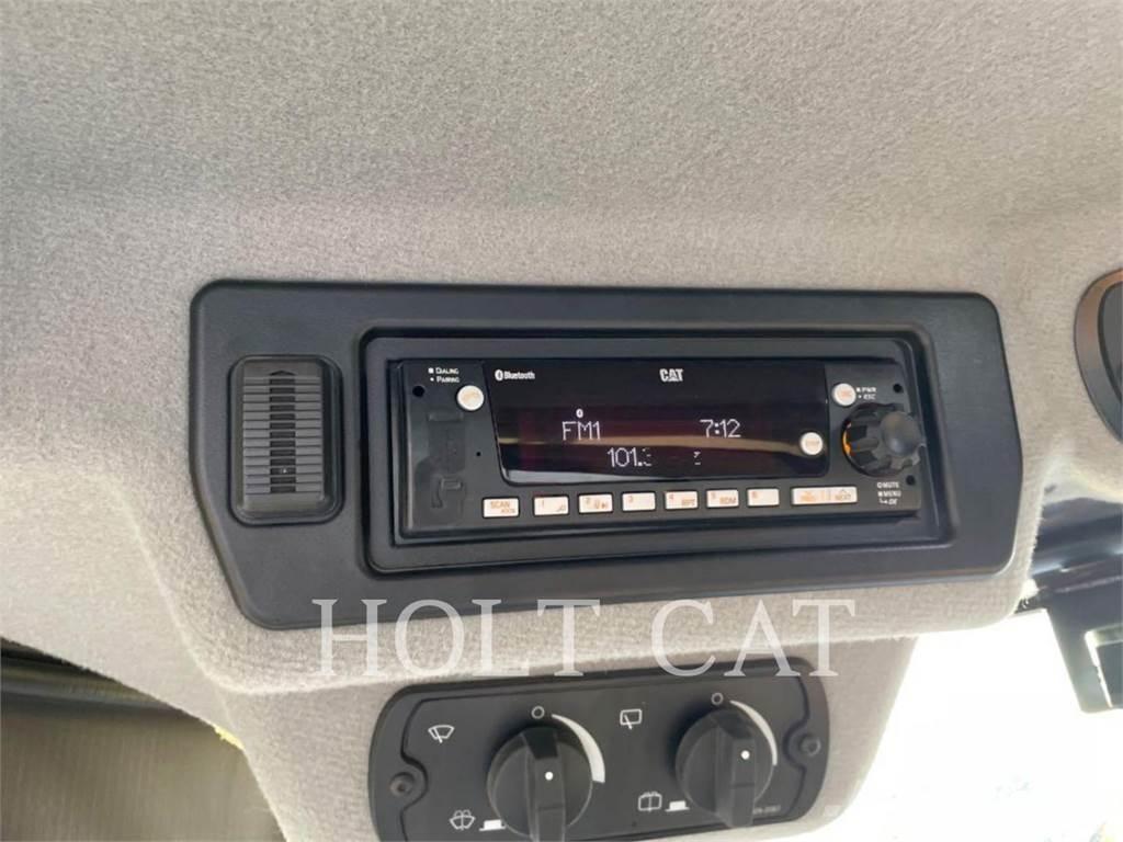 CAT 966 QC لوادر بعجل