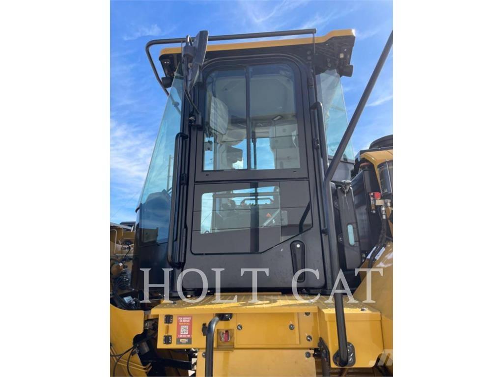 CAT 966 QC لوادر بعجل