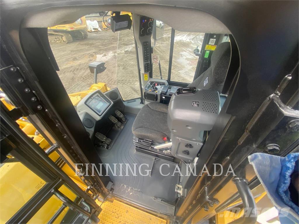 CAT 966K لوادر بعجل