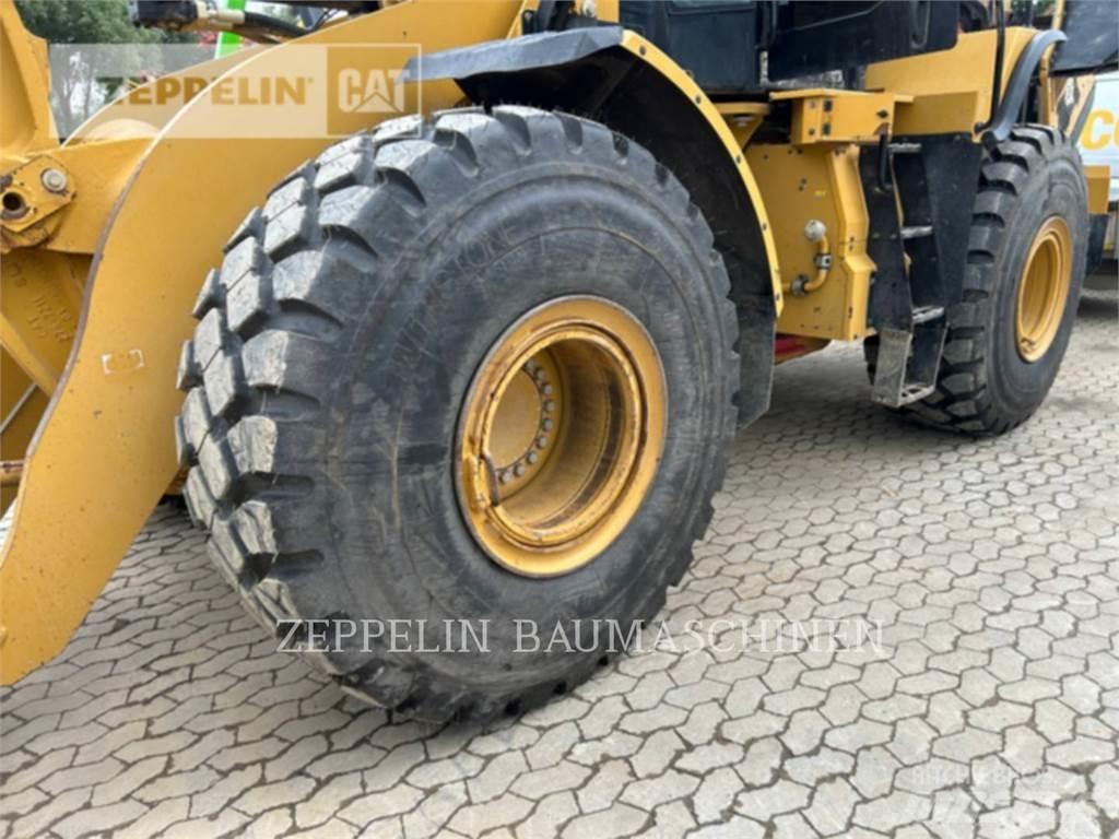 CAT 966M لوادر بعجل