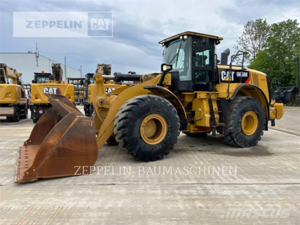 CAT 966M لوادر بعجل