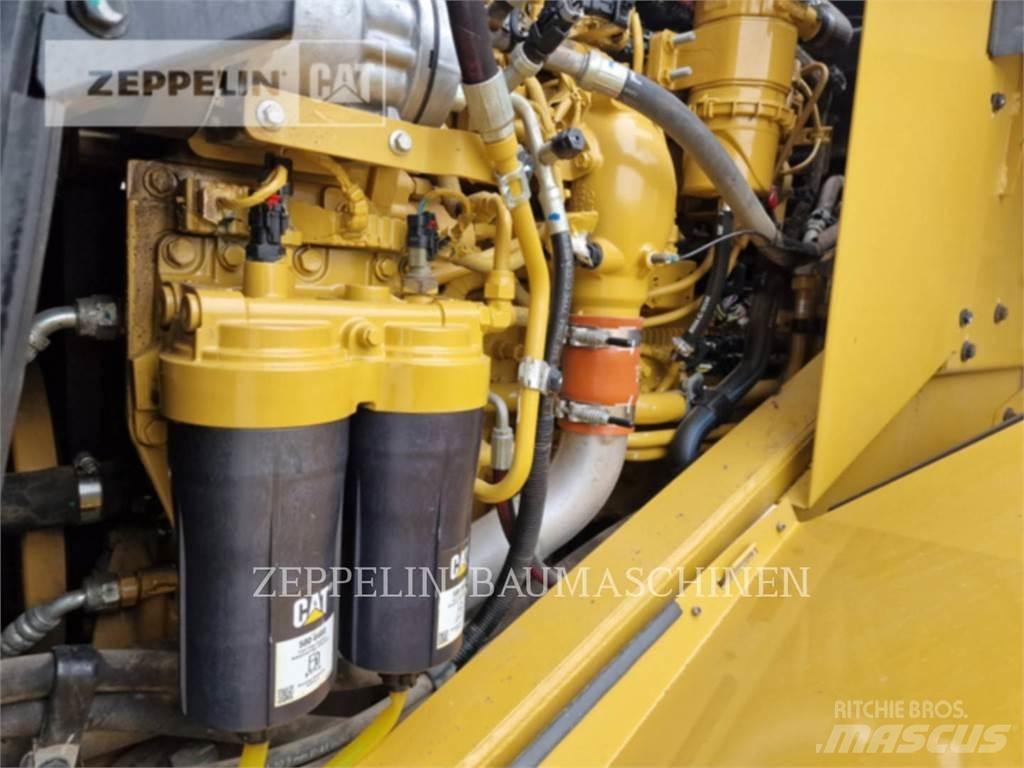 CAT 966M لوادر بعجل