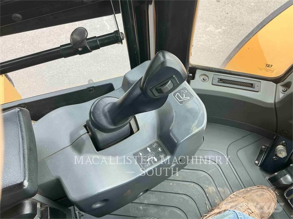 CAT 966M لوادر بعجل